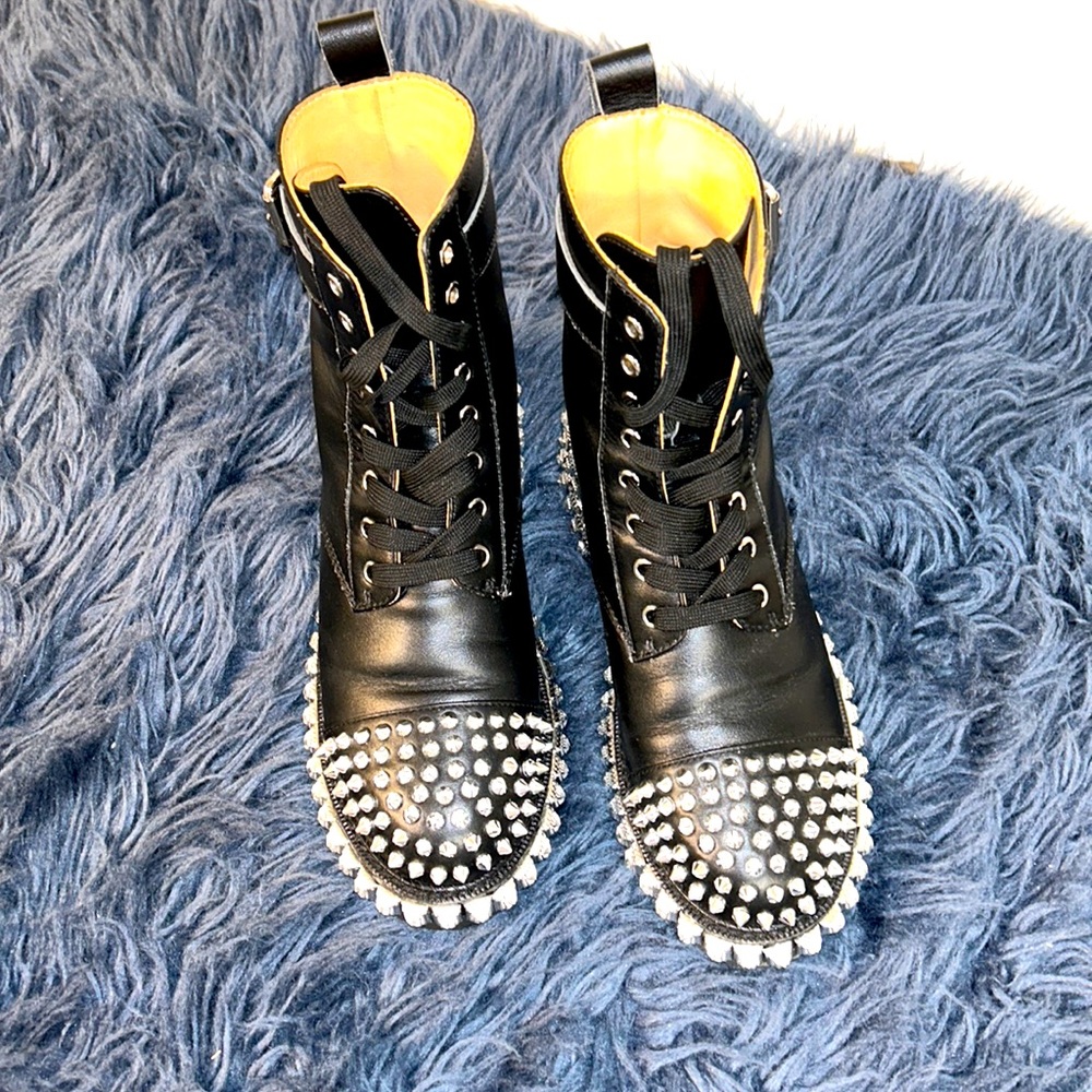 100% All Leather Studded Como boot